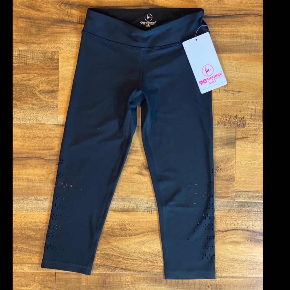 Child M (10) 90 Degree Capri leggings